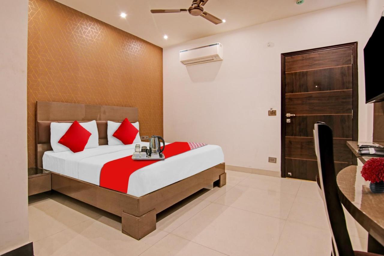 Hotel 19 West Neu-Delhi Exterior foto